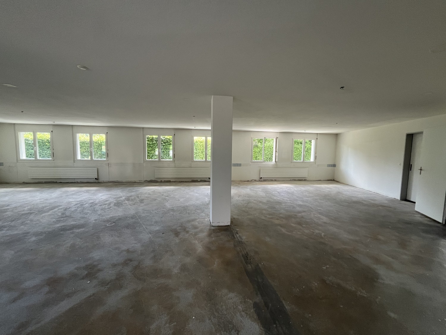 135m² commercial, photo 1 of 7