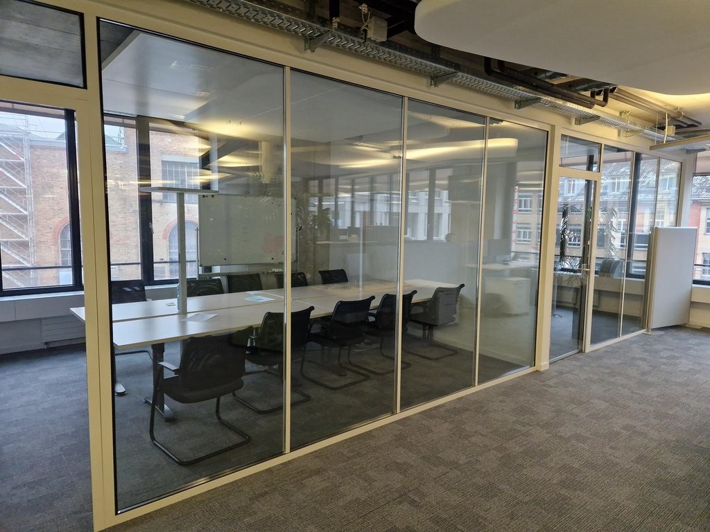 460m² office, photo 1 of 4
