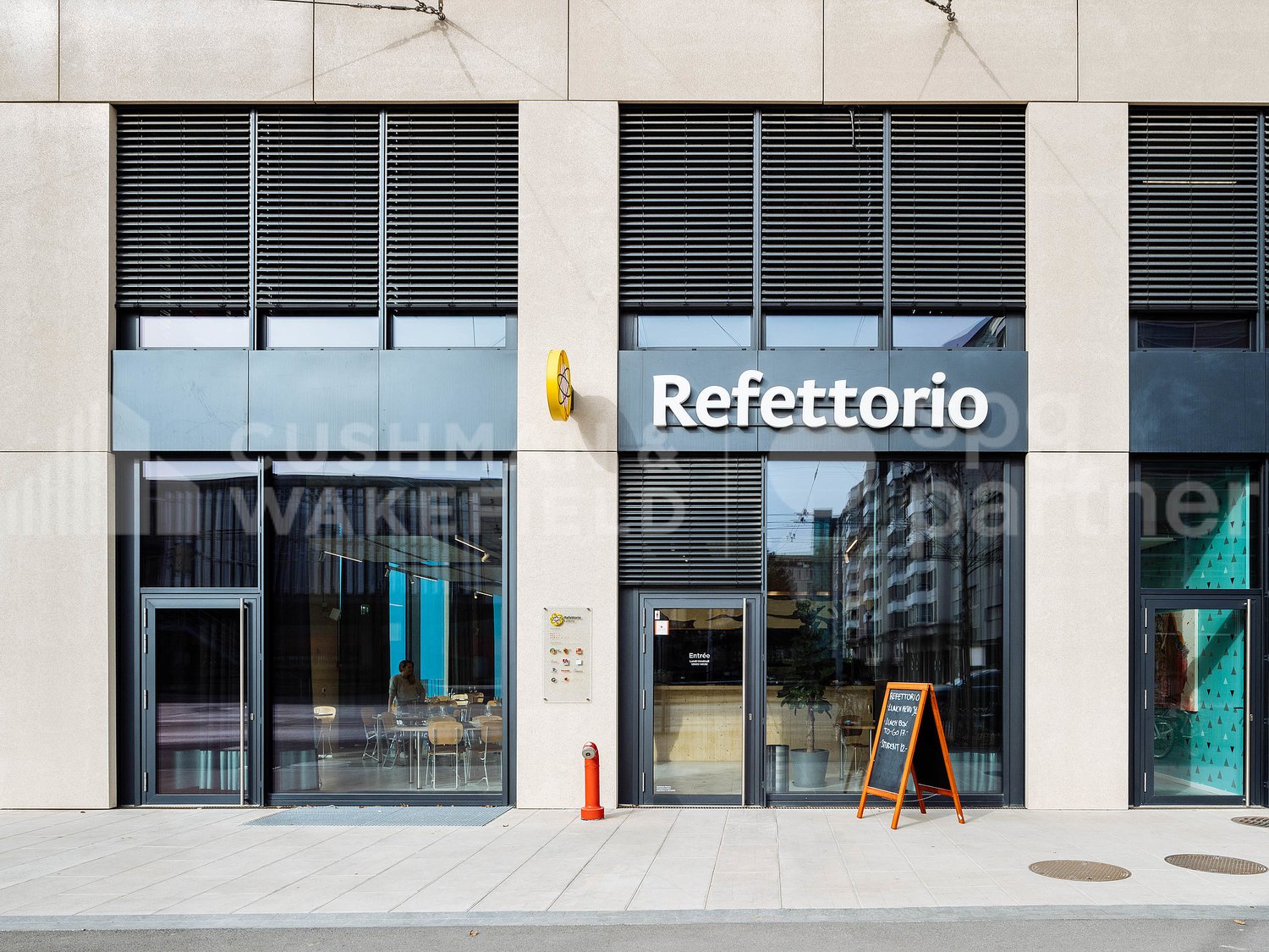 336m² commercial, photo 2 of 10