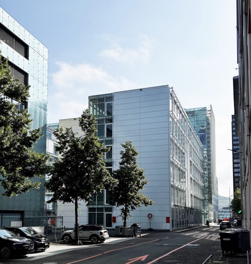 815m² commercial, photo 2 of 3