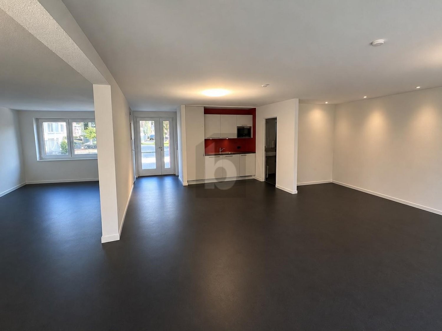 162m² office, photo 2 of 4