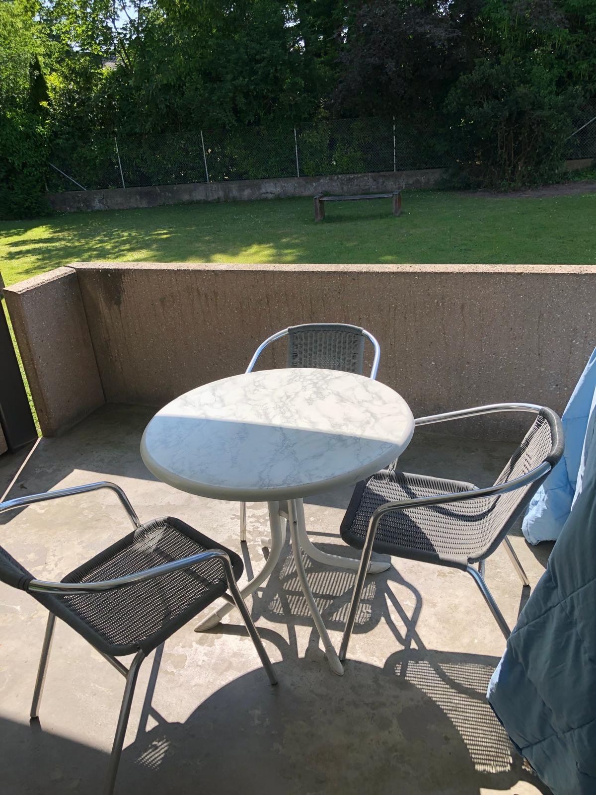 Room in a shared flat

Roommate wanted for beautiful 3.5-room apartment

For a well-maintained and fully furnished 3.5-room apartment, we are looking for a reliable and uncomplicated female or male roommate.

The apartment is completely furnished and equipped and features high-speed internet as well, photo 6 of 9