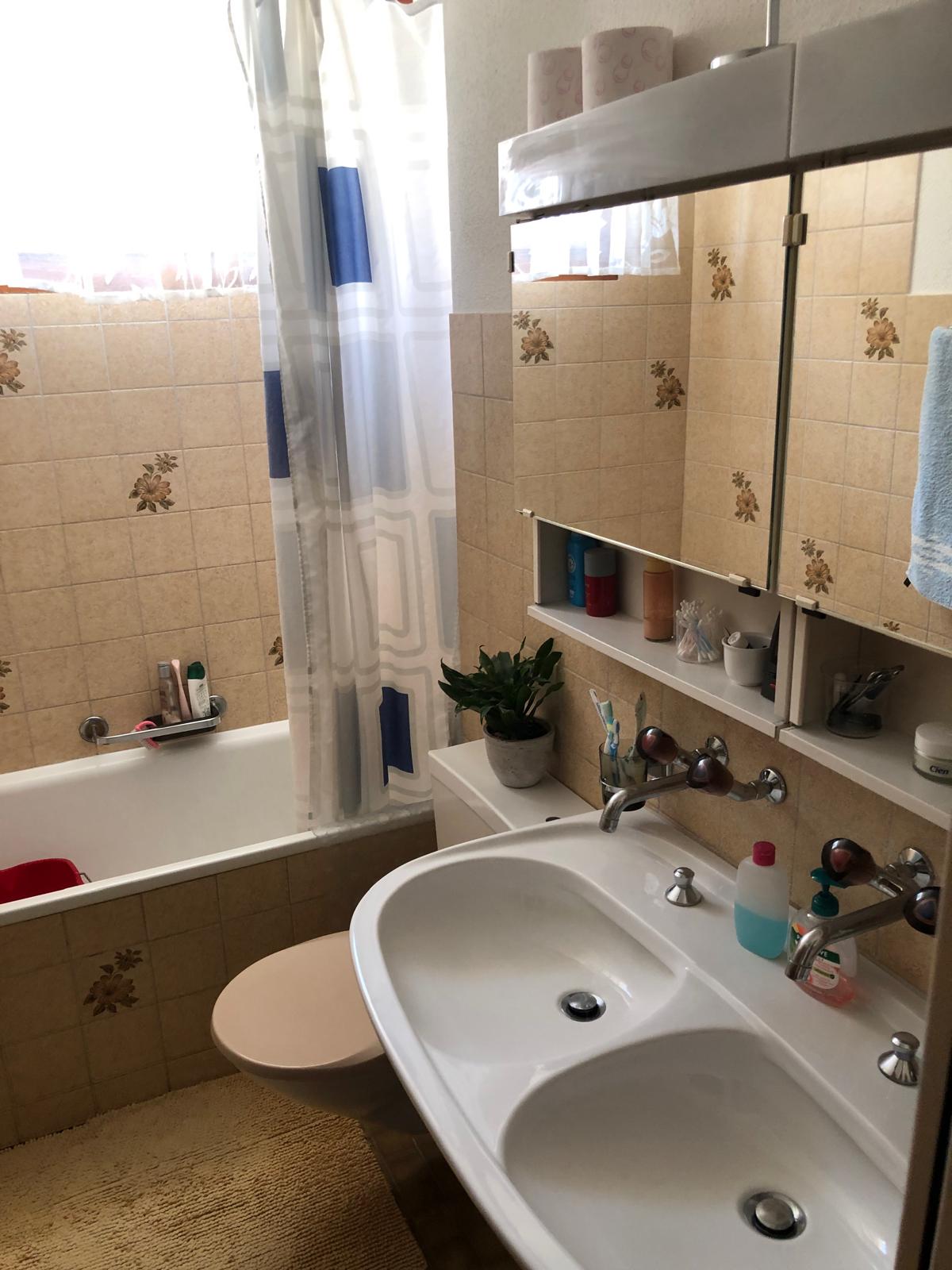 Room in a shared flat

Roommate wanted for beautiful 3.5-room apartment

For a well-maintained and fully furnished 3.5-room apartment, we are looking for a reliable and uncomplicated female or male roommate.

The apartment is completely furnished and equipped and features high-speed internet as well, photo 9 of 9
