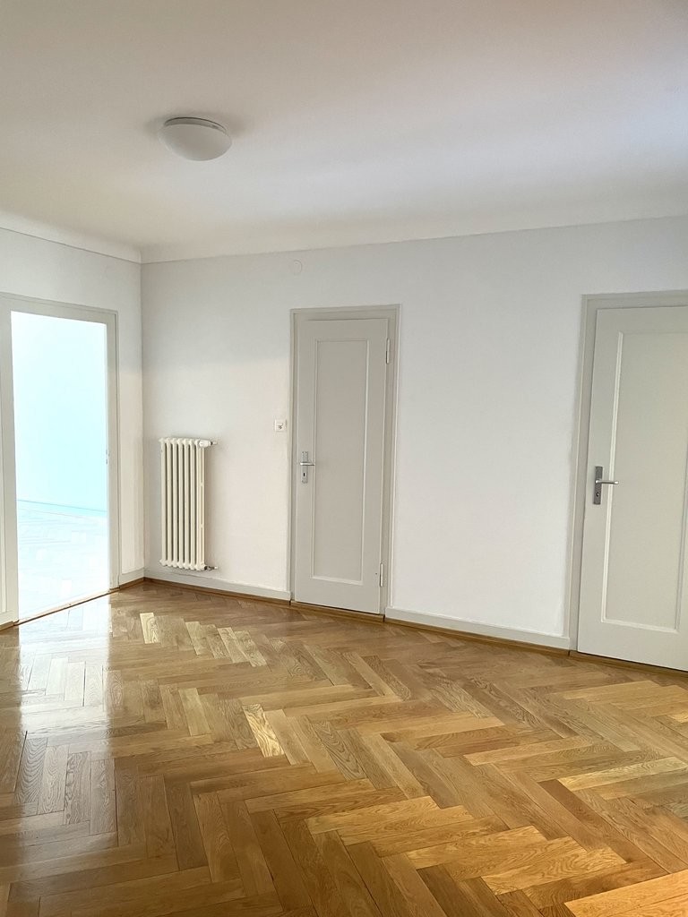4 rooms apartment, photo 3 of 10