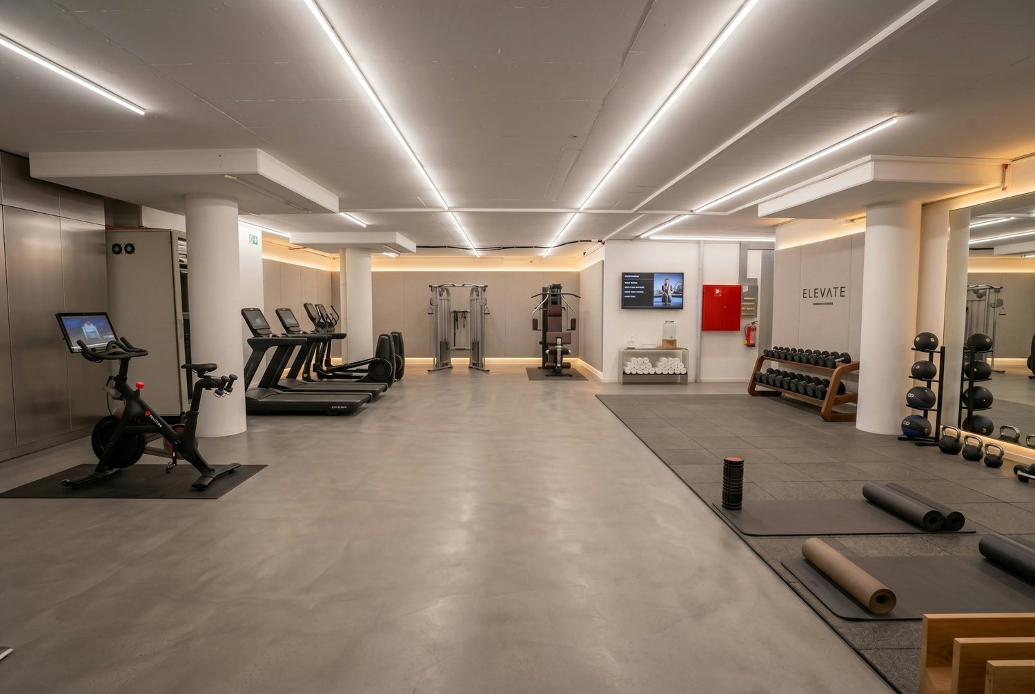 380m² commercial, photo 1 of 10