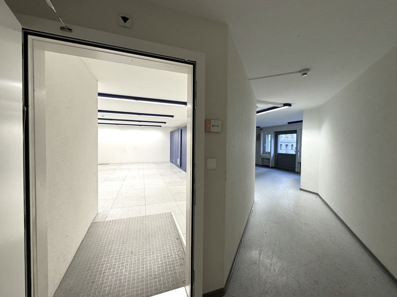 97m² commercial, photo 9 of 10