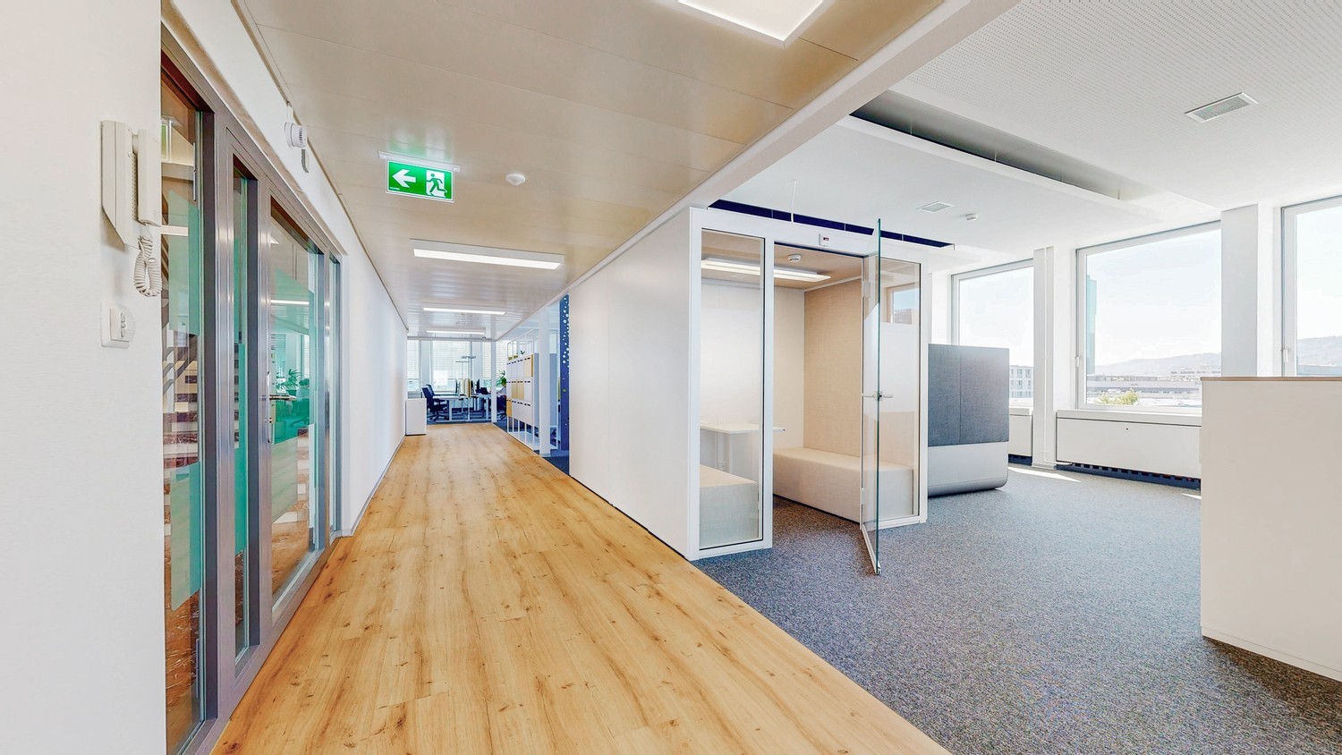 1070m² office, photo 9 of 10