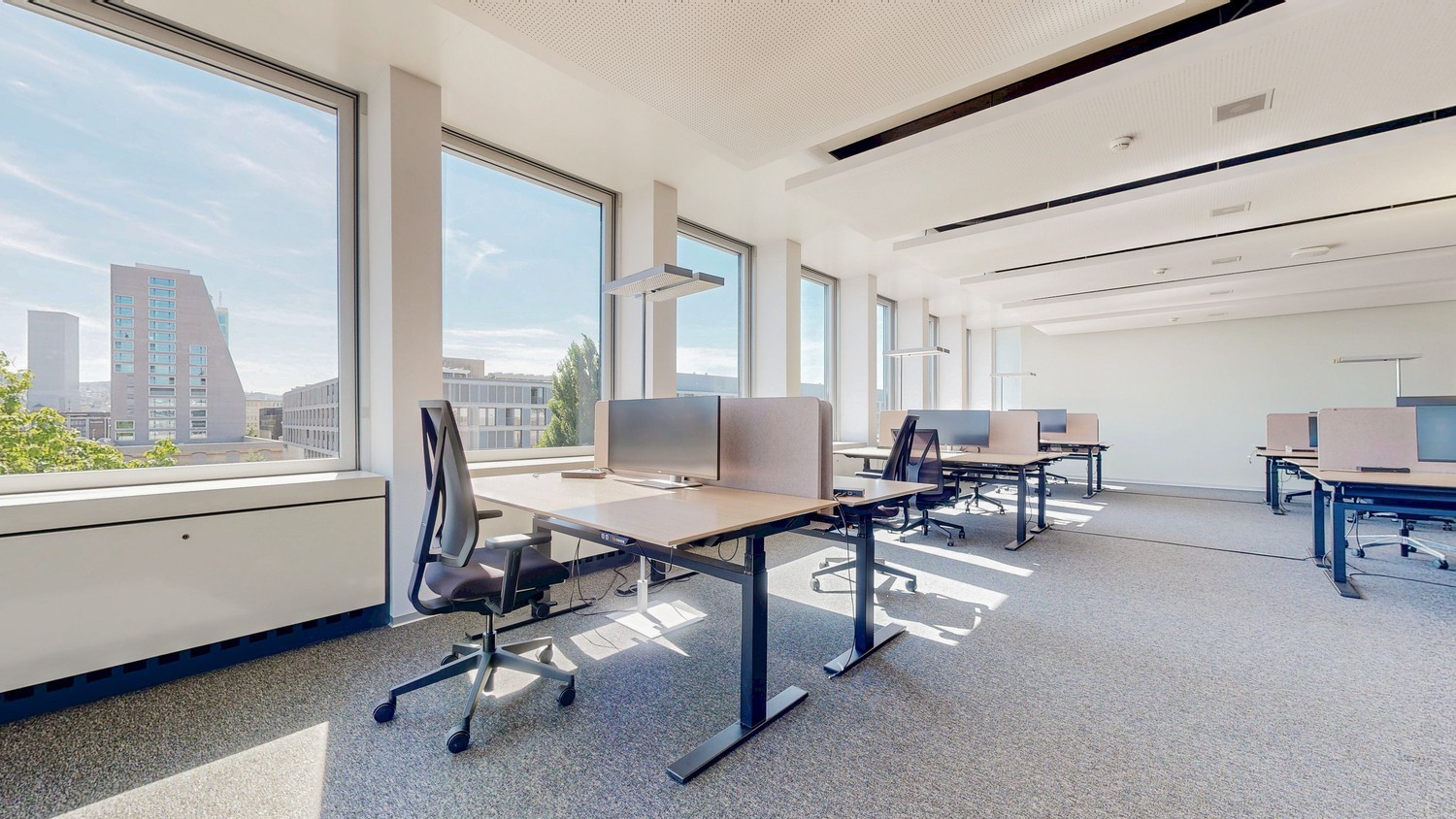 1070m² office, photo 7 of 10