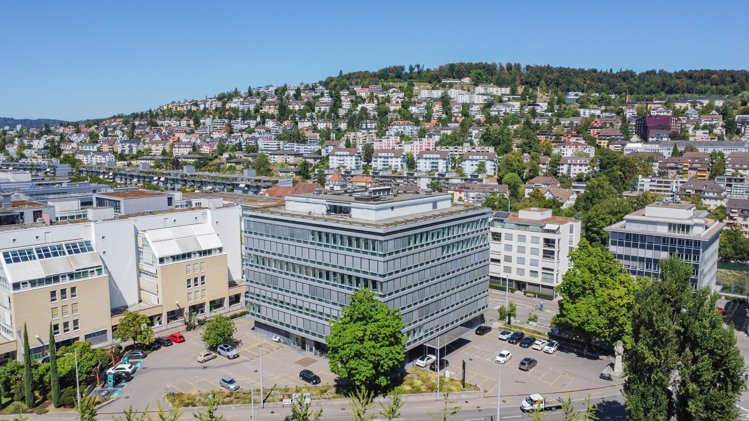 1070m² office, photo 2 of 10