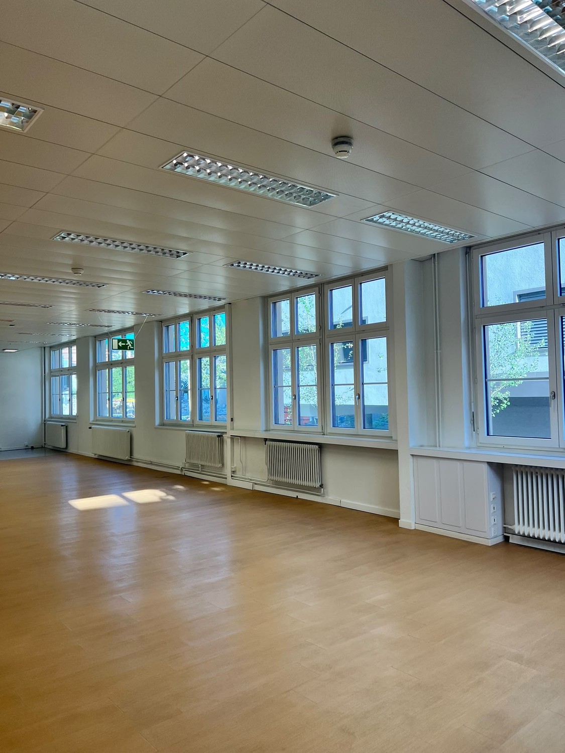 160m² commercial