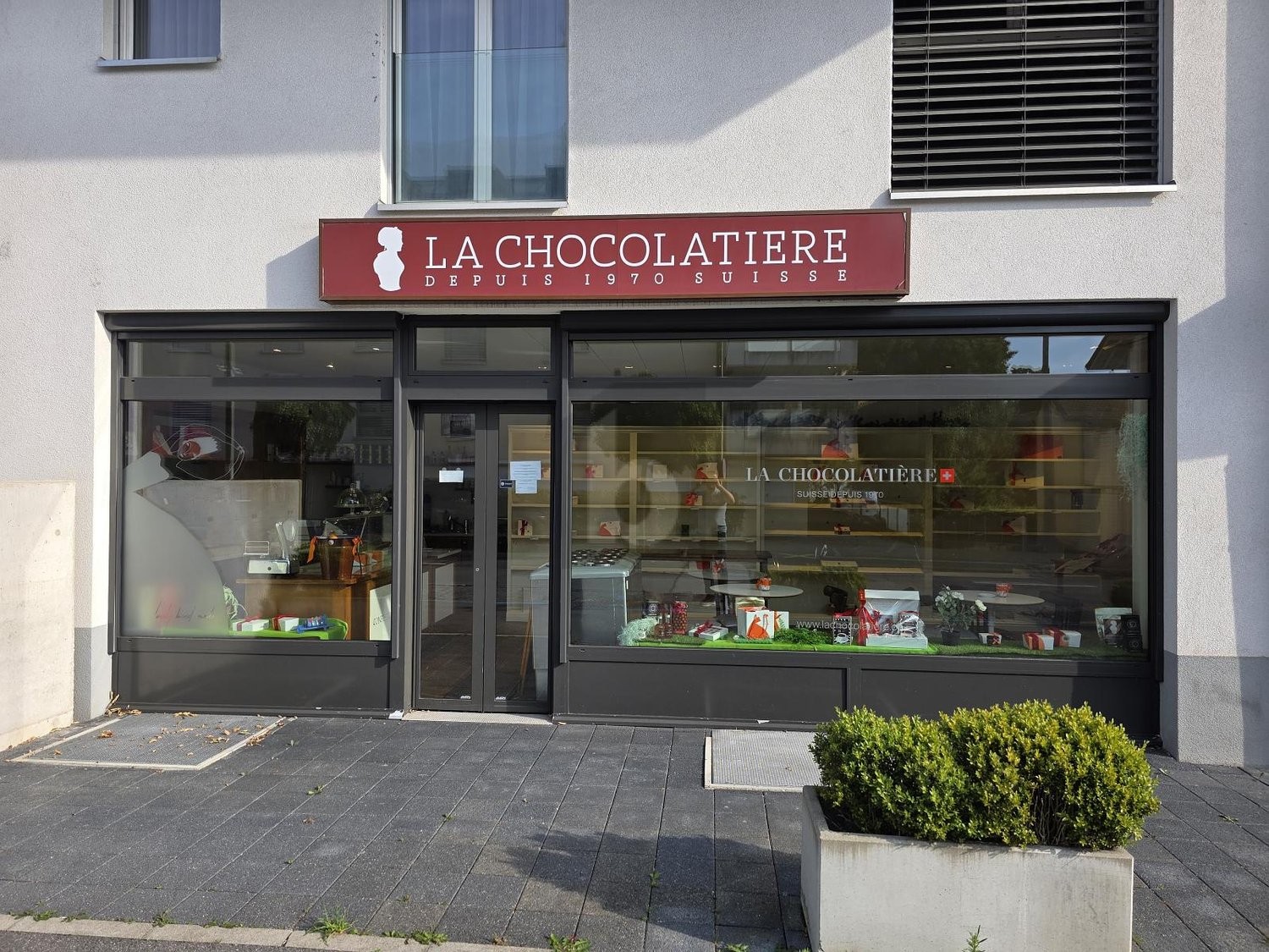 45m² shop, photo 1 of 4