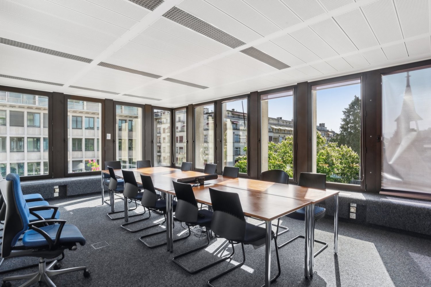 690m² office, photo 5 of 10