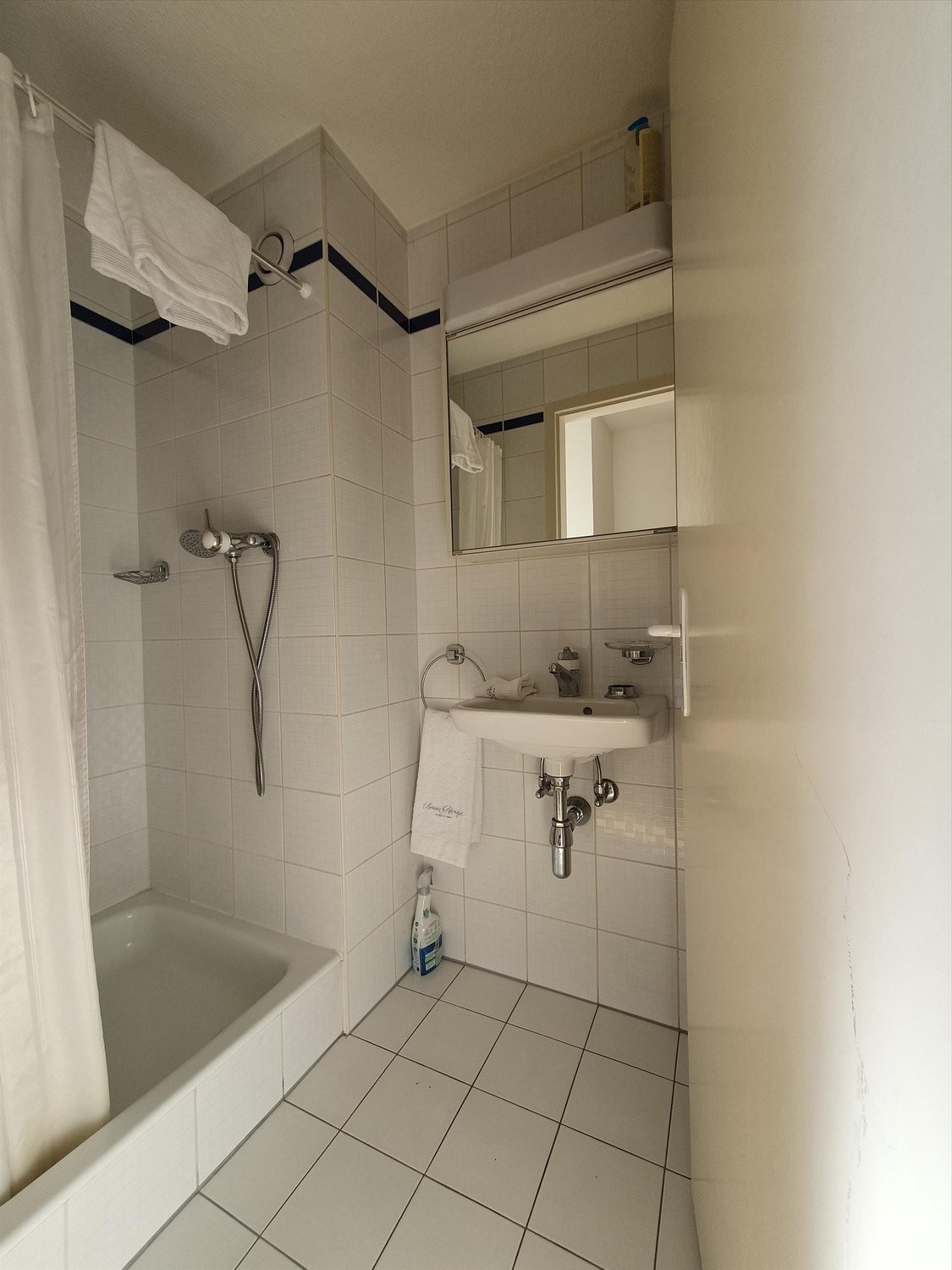5 rooms apartment