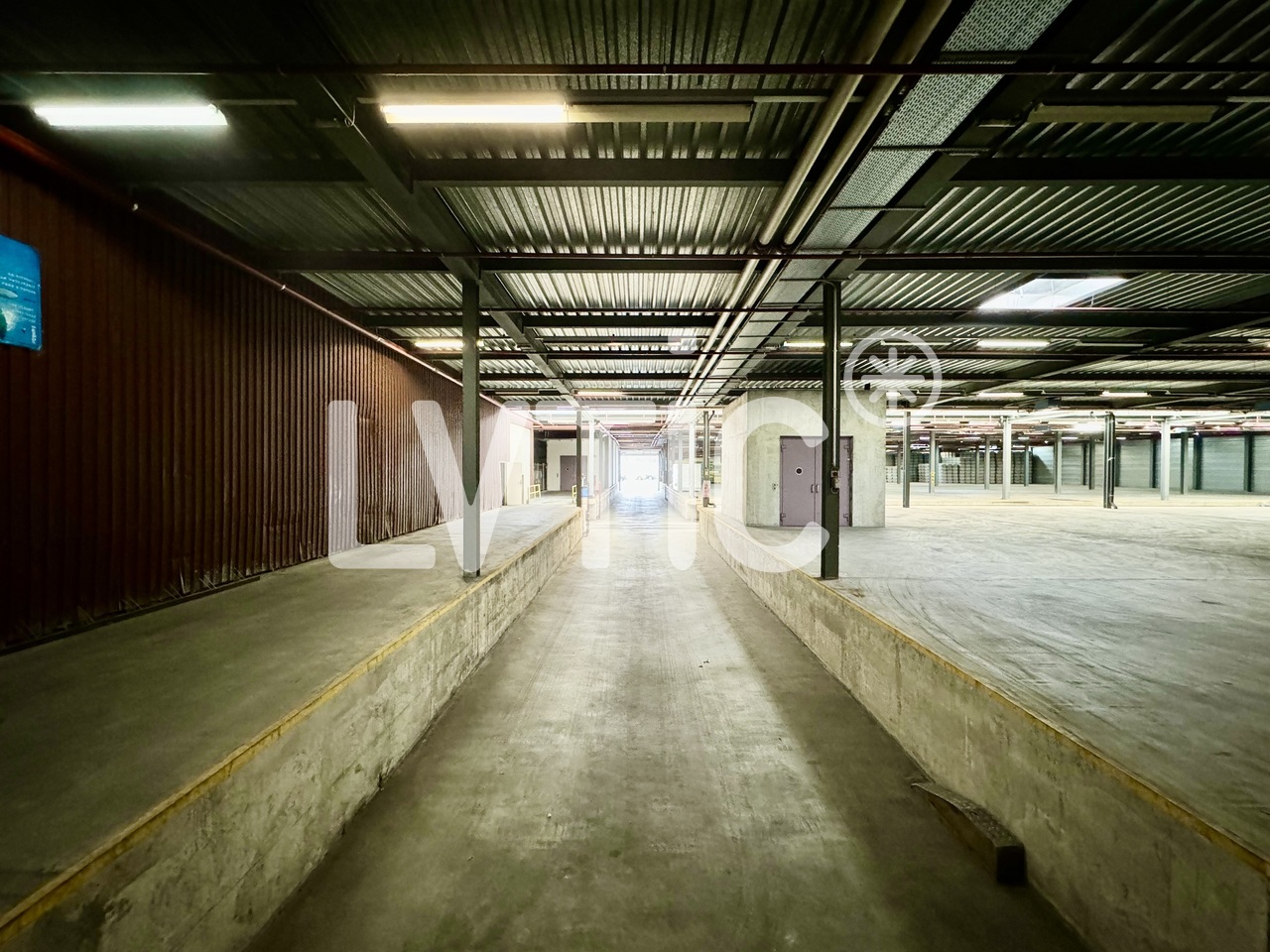 2200m² storage room, photo 6 of 7