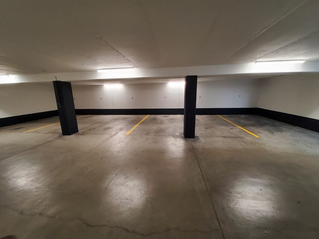 Open slot, photo 2 of 2