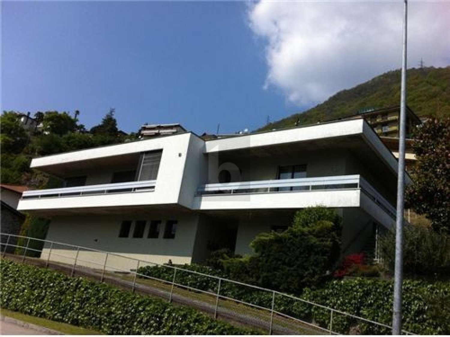 7 ½ rooms multi family house, photo 2 of 2