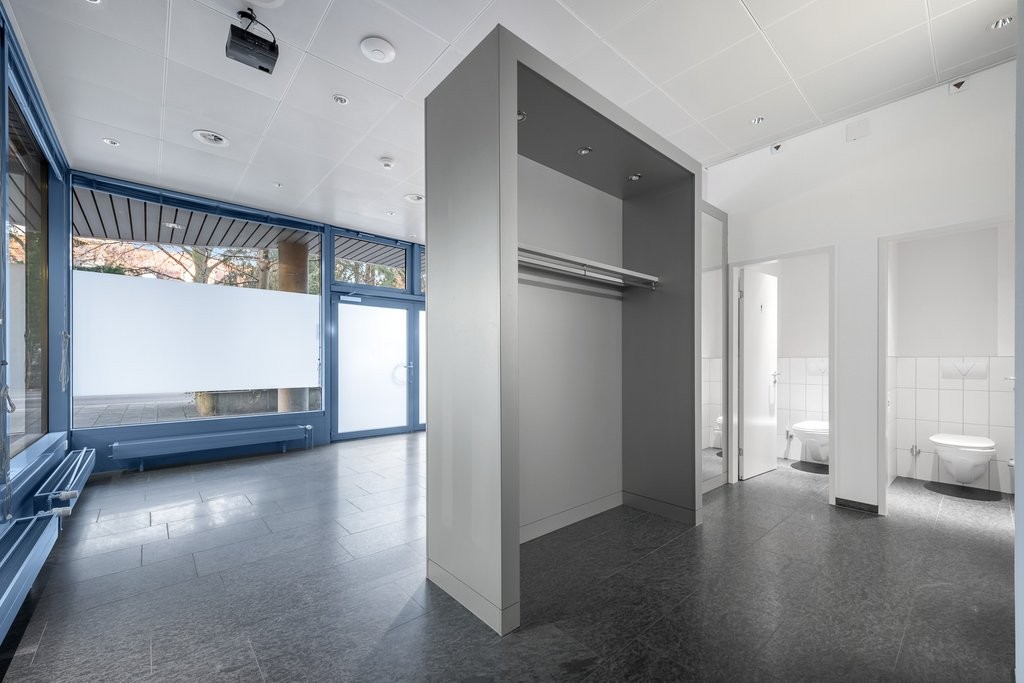 190m² office