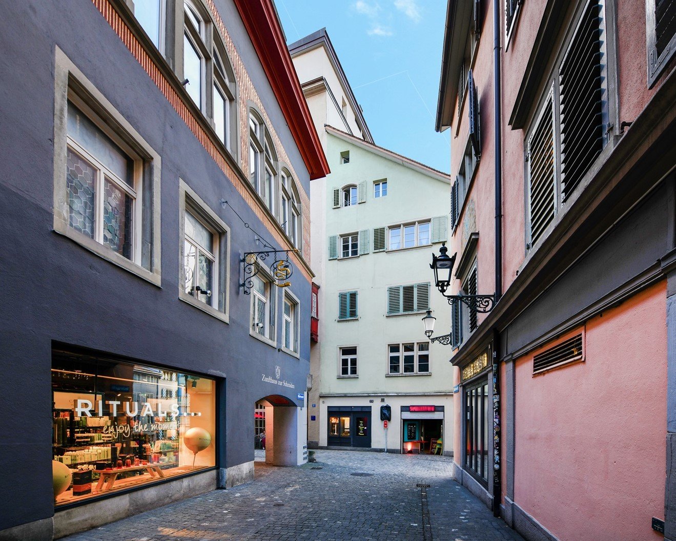 129m² shop, photo 2 of 4
