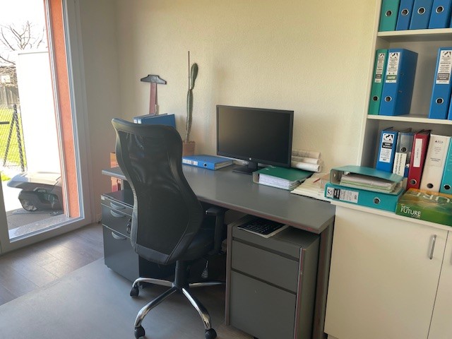 Office, photo 3 of 9