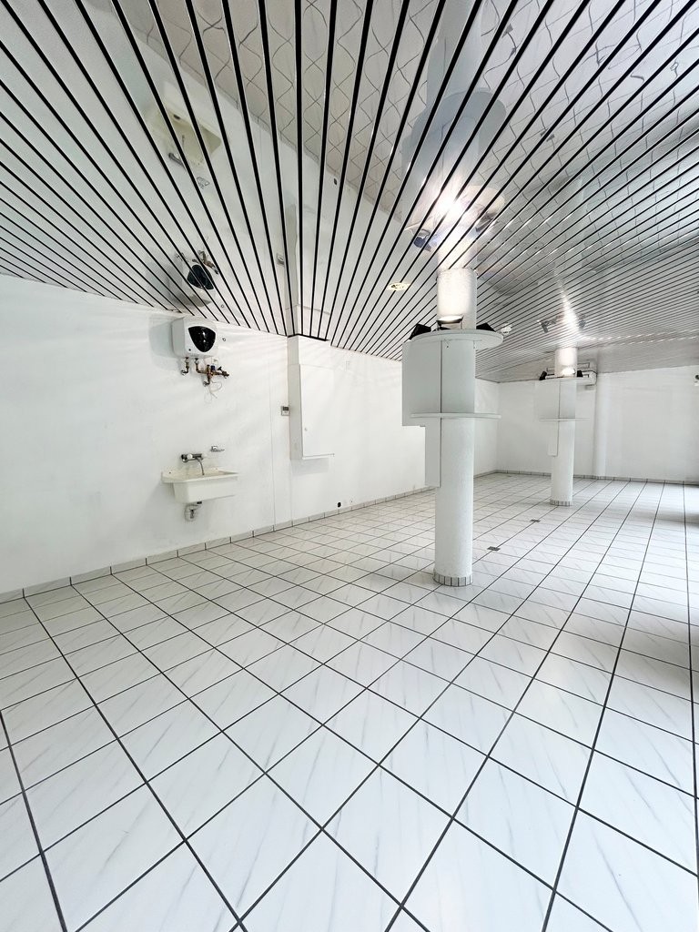 50m² shop, photo 4 of 5