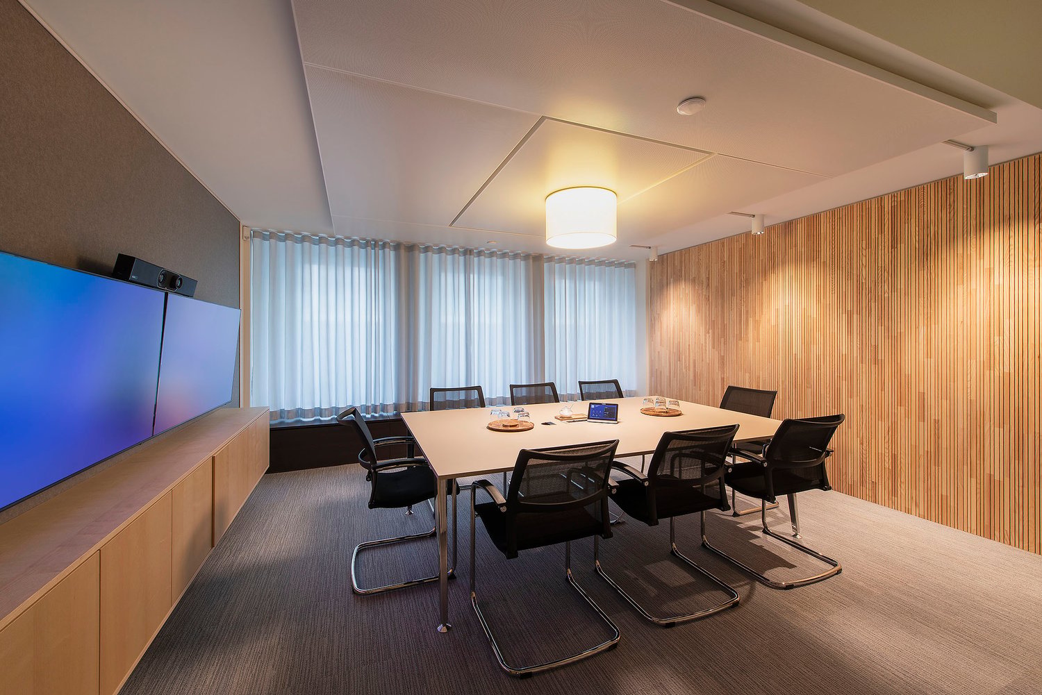 710m² office, photo 3 of 10