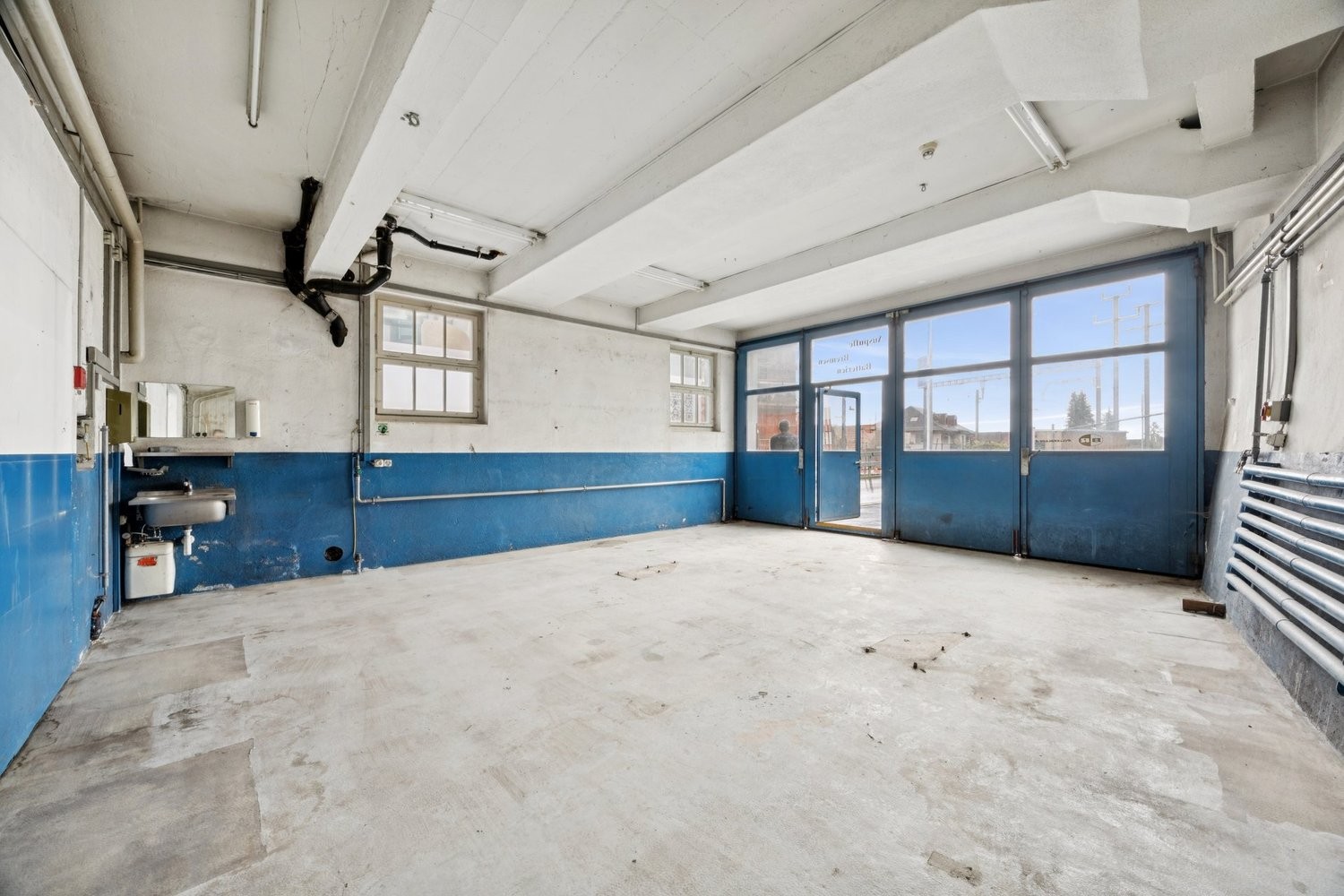 317m² office
