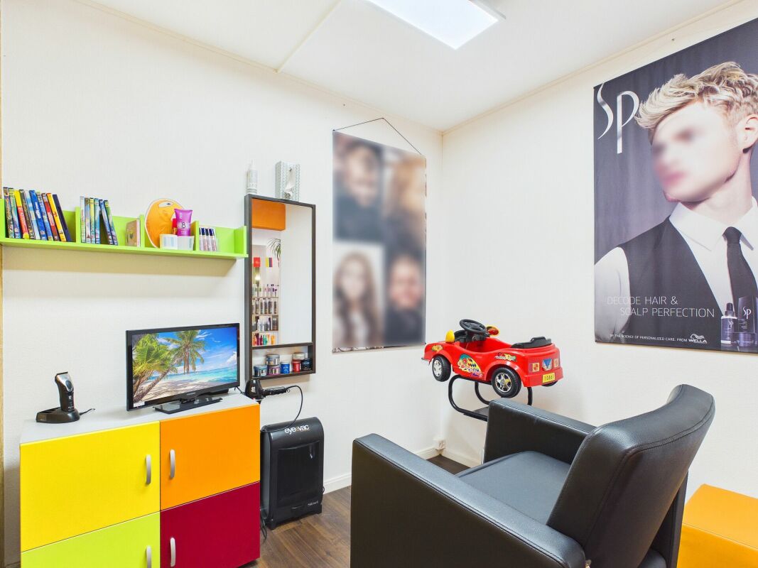 Hairdresser, photo 10 of 10