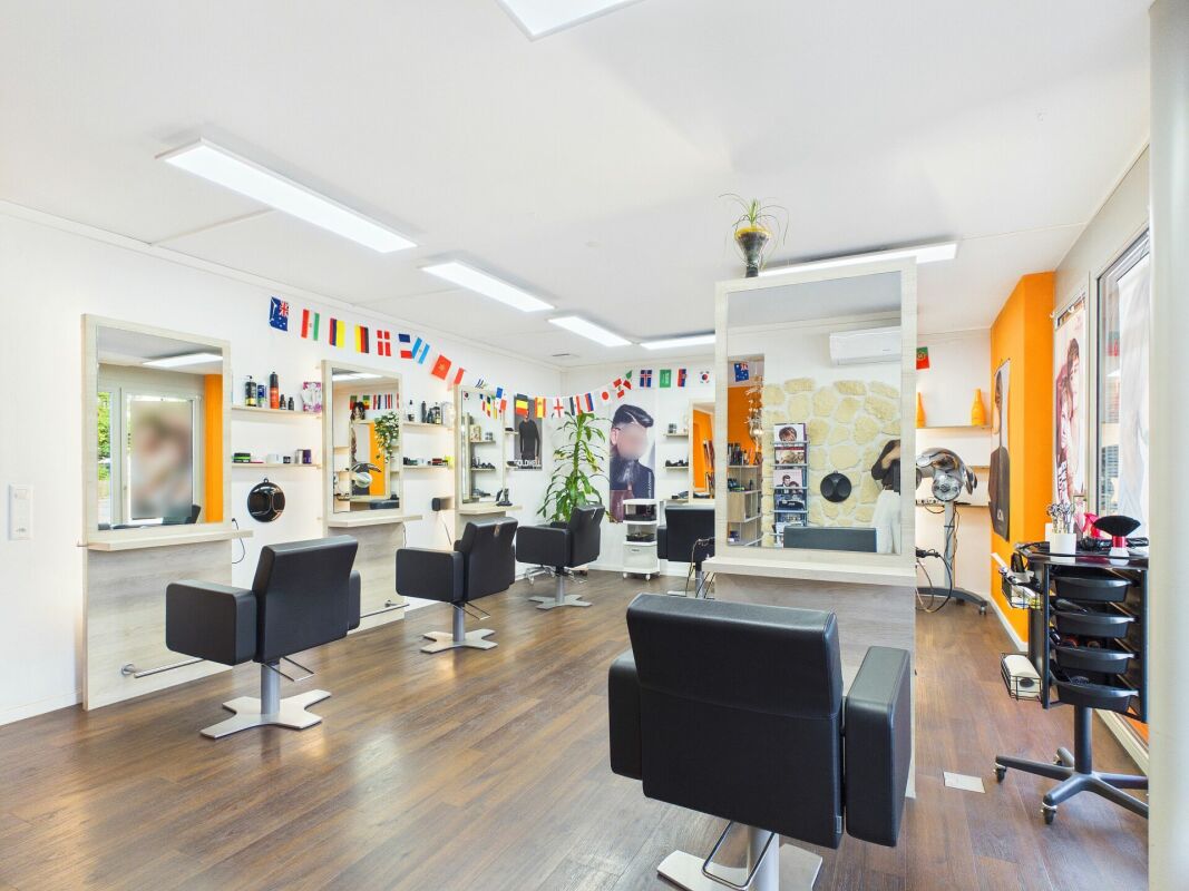 Hairdresser, photo 2 of 10