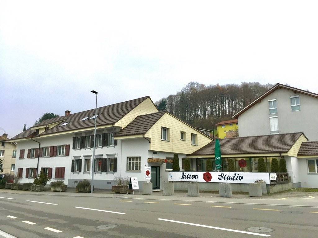 200m² commercial