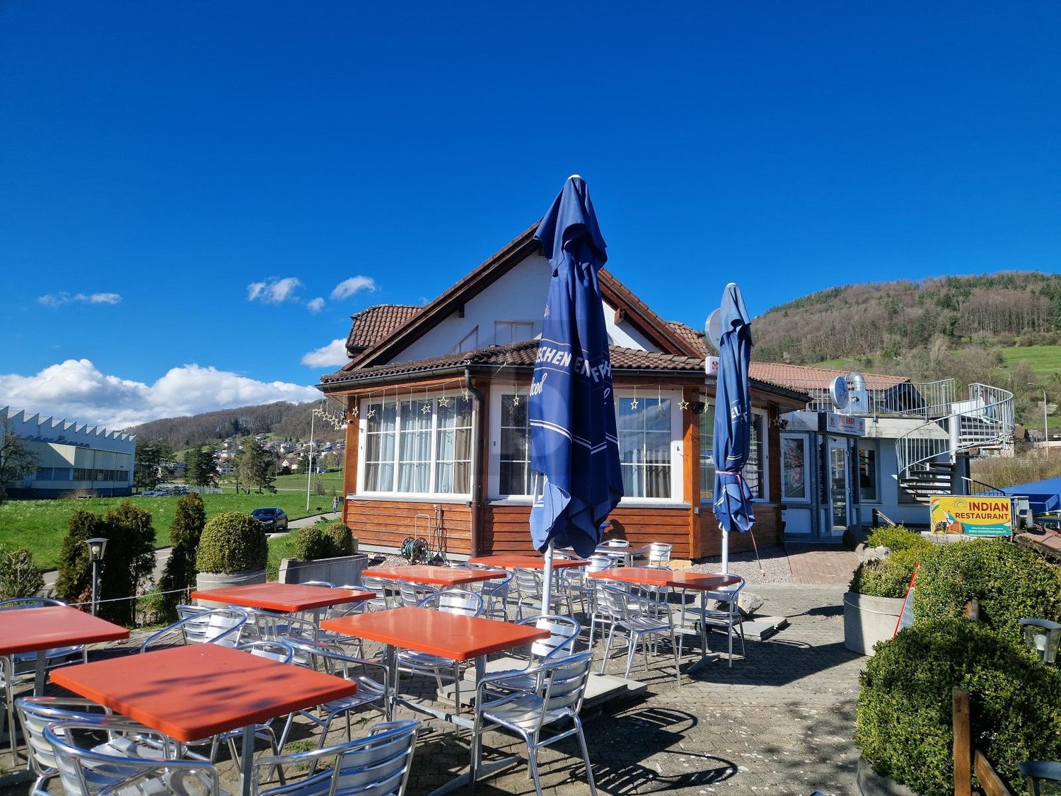 95m² restaurant, photo 1 of 4