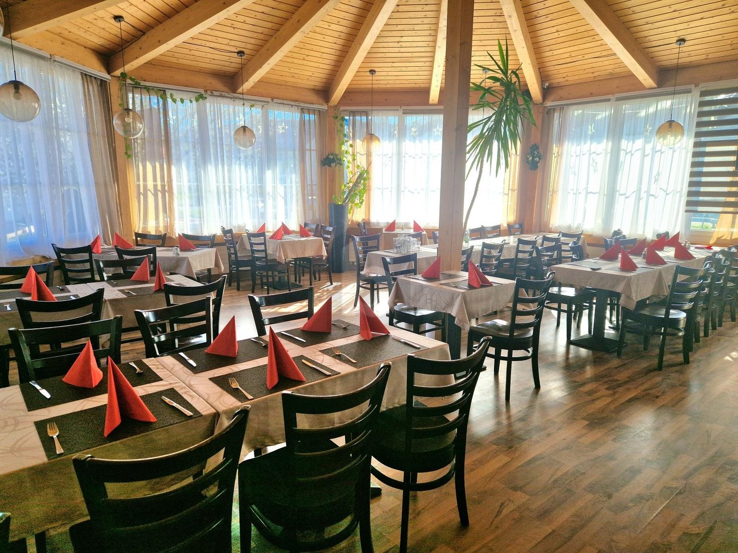 95m² restaurant, photo 2 of 4