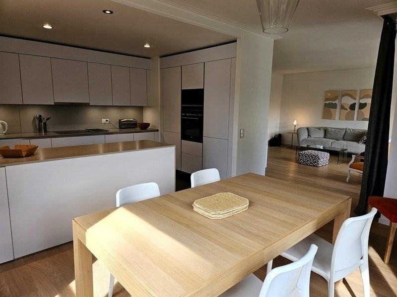 4 Zimmer möblierte Wohnung