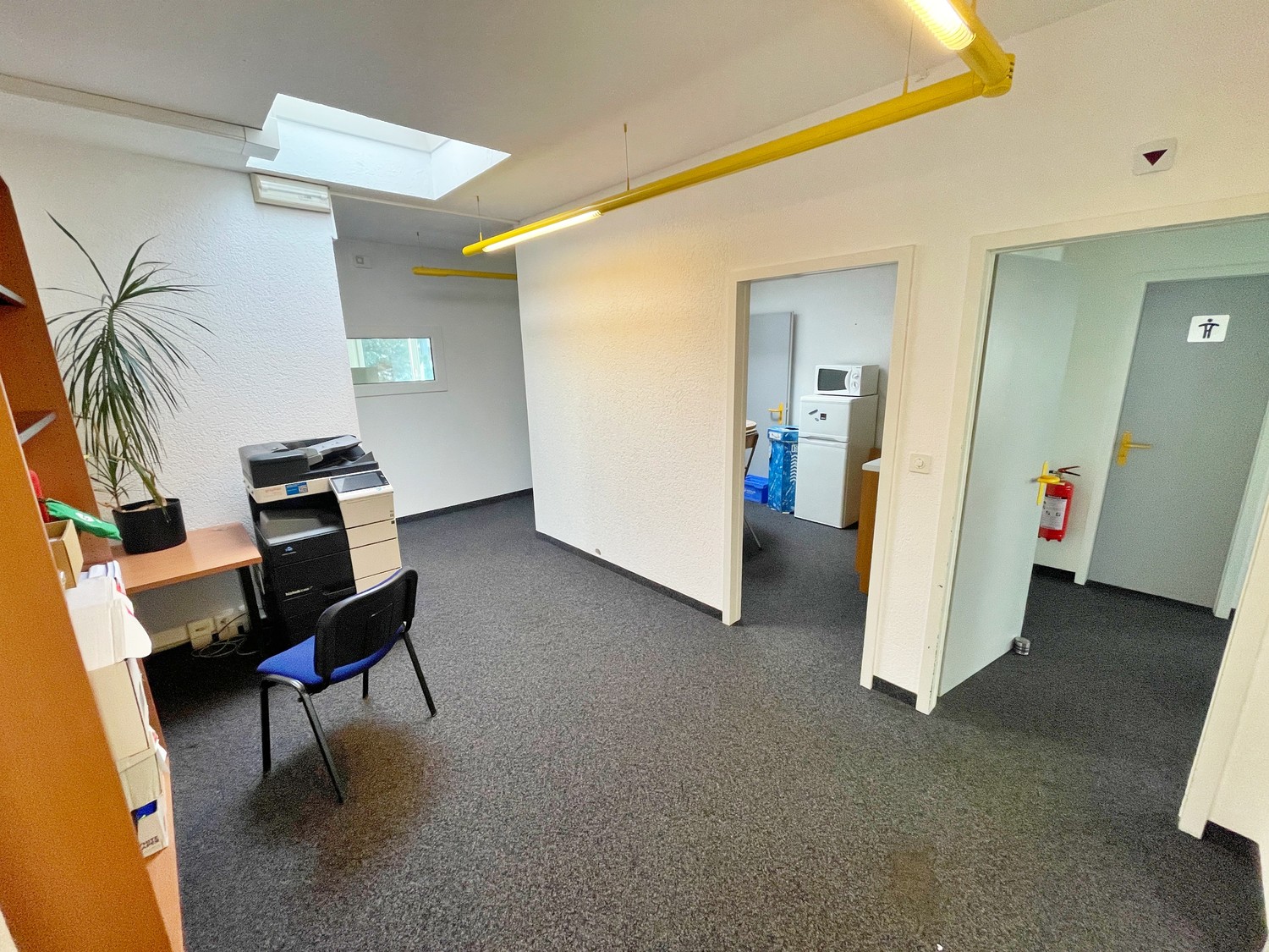 230m² department store, photo 3 of 10