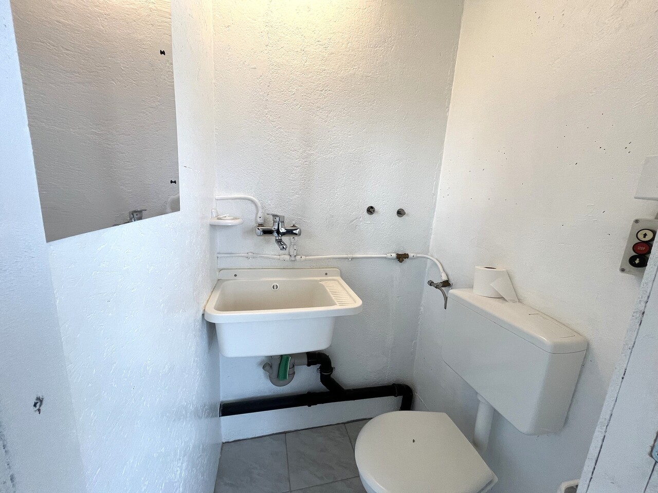 50m² storage room, photo 3 of 6