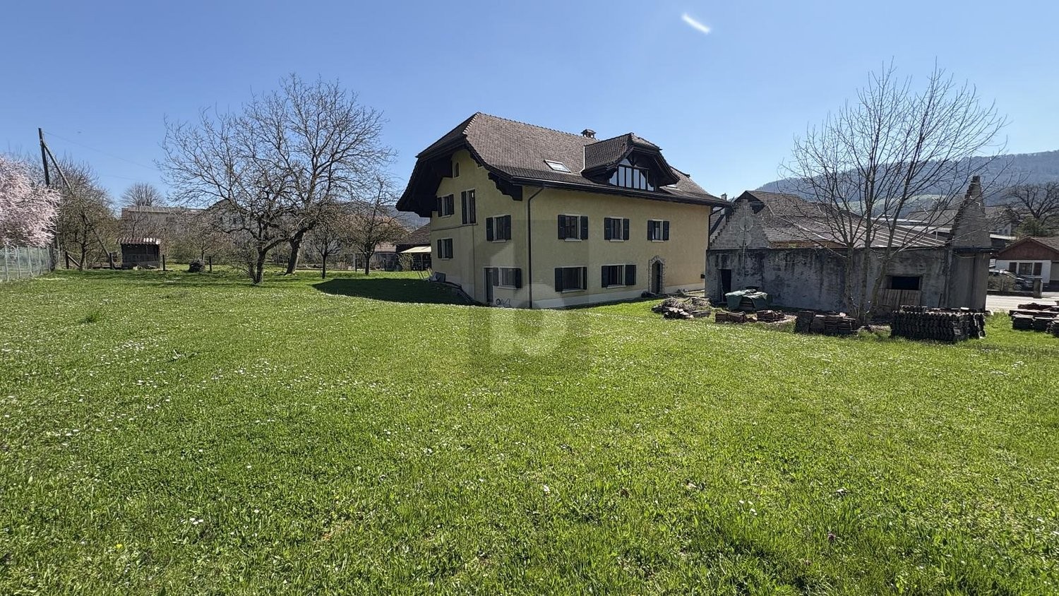 9 ½ rooms single house, photo 2 of 4