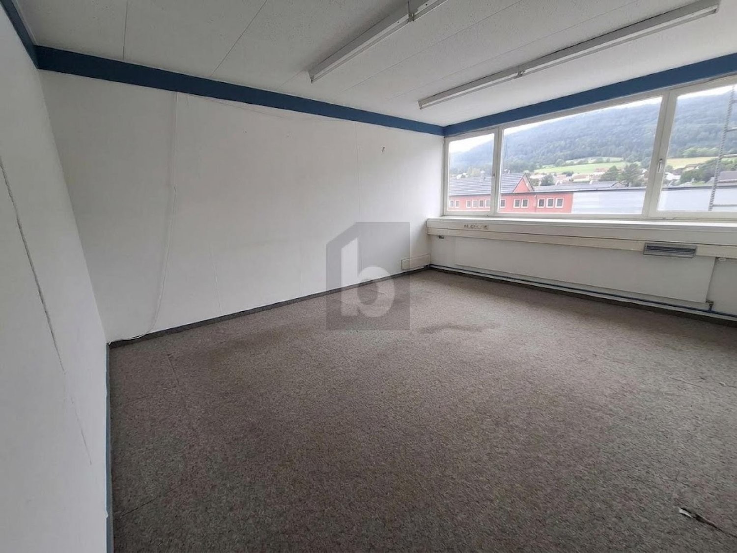 460m² factory, photo 4 of 4