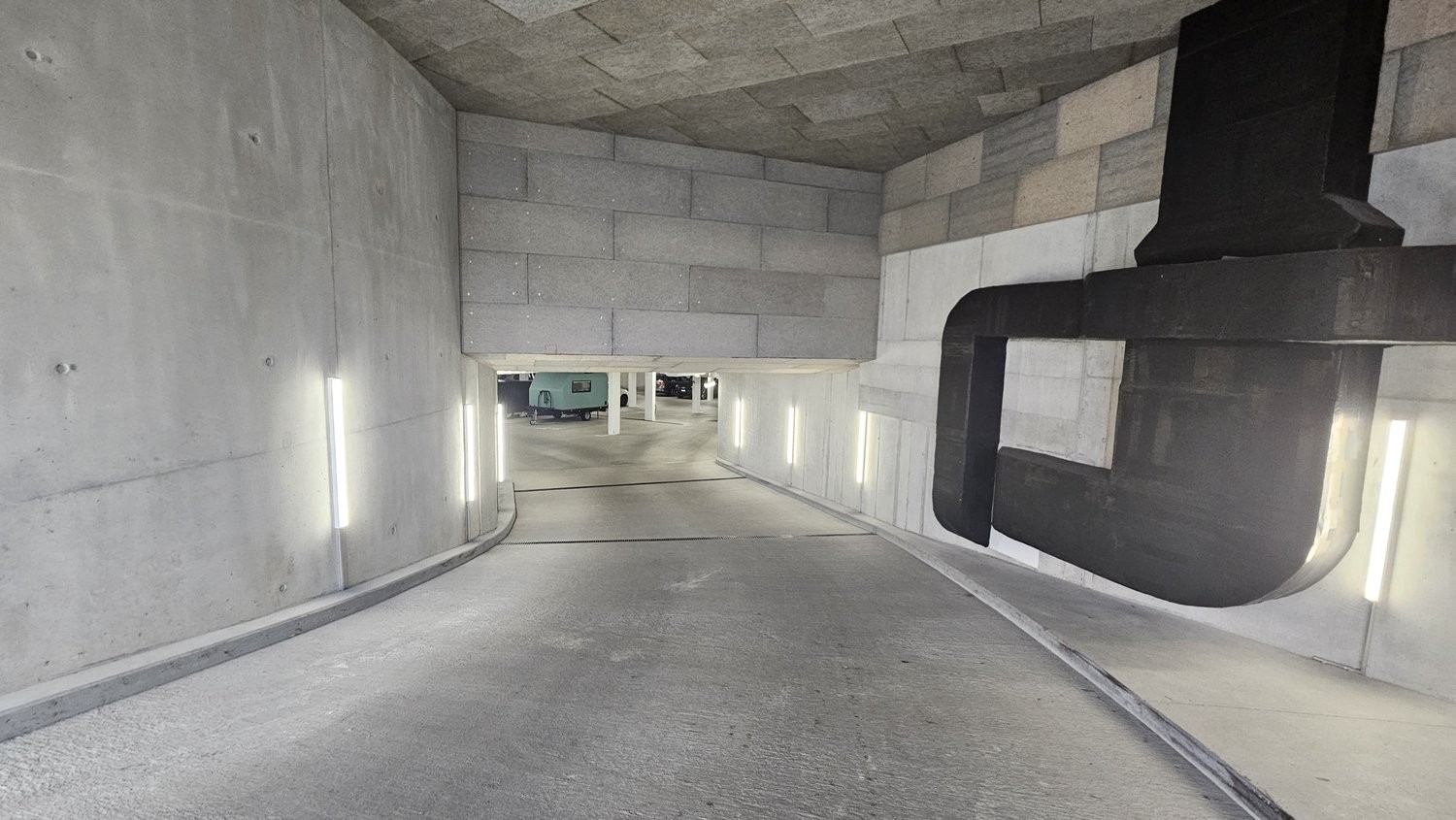 Underground slot, photo 2 of 2