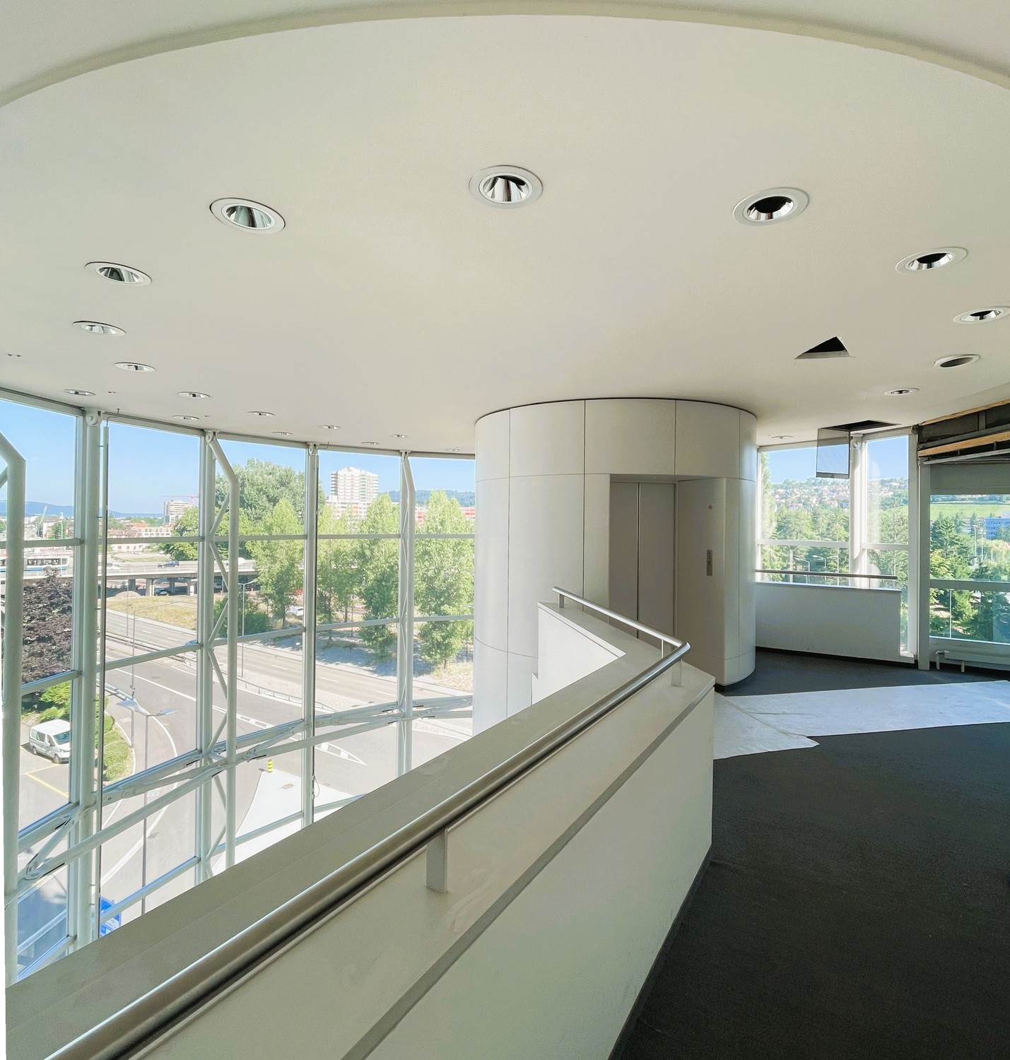 300m² office, photo 3 of 7