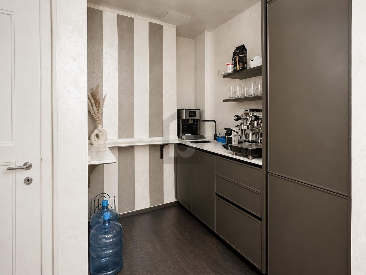 34m² office, photo 2 of 4