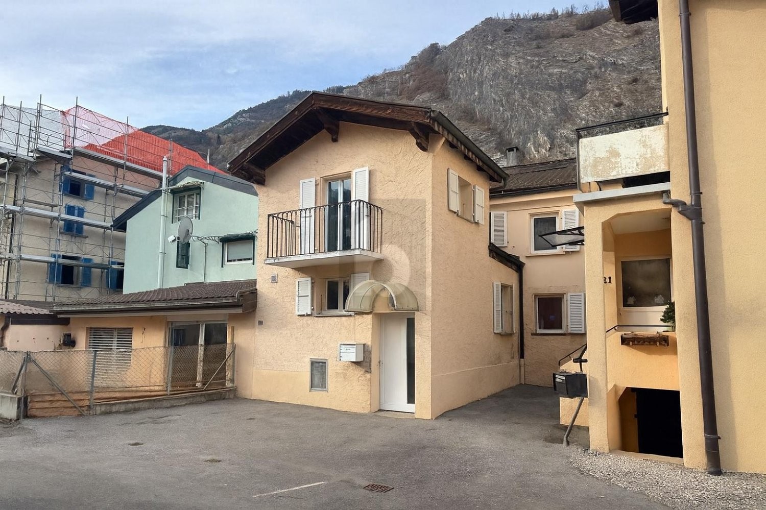 11 ½ rooms row house