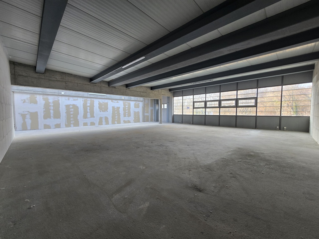 158m² workshop