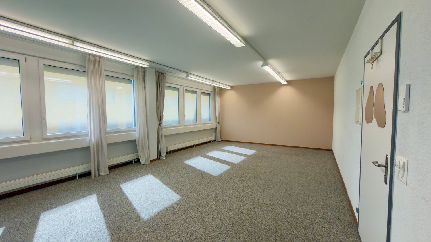 27m² office