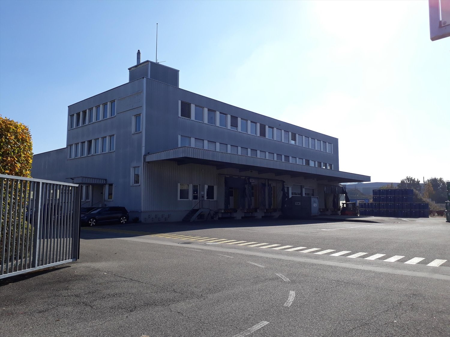 440m² office