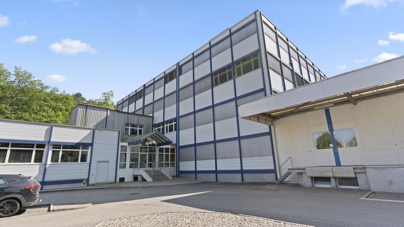 470m² office, photo 1 of 6
