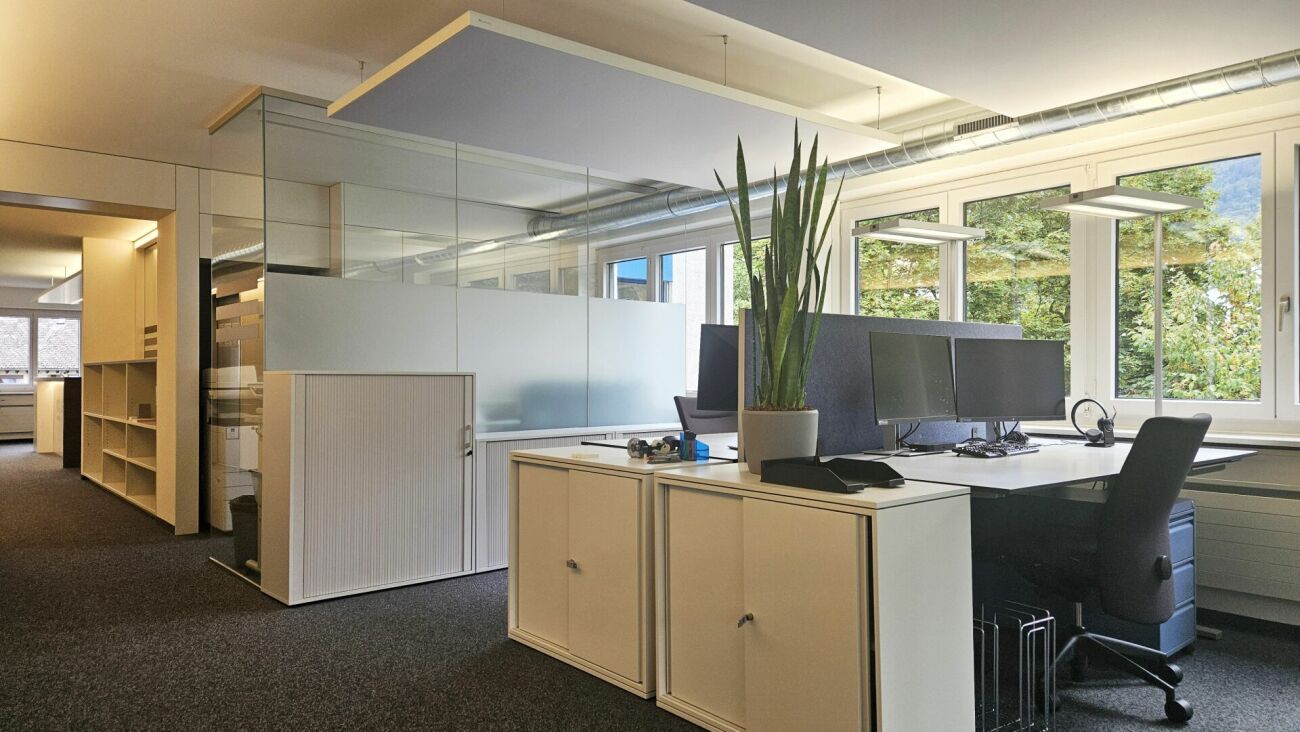 190m² office