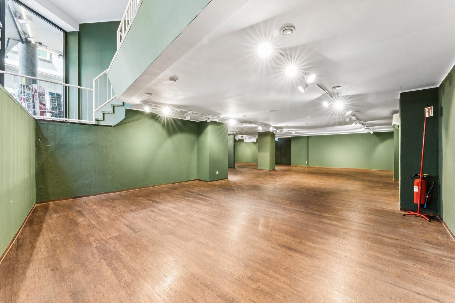 281m² shop, photo 5 of 8