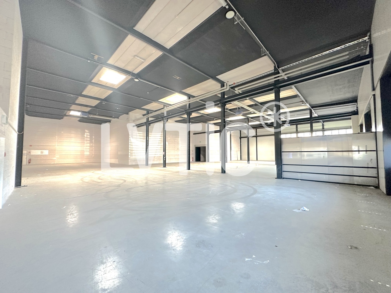 1010m² storage room, photo 2 of 6