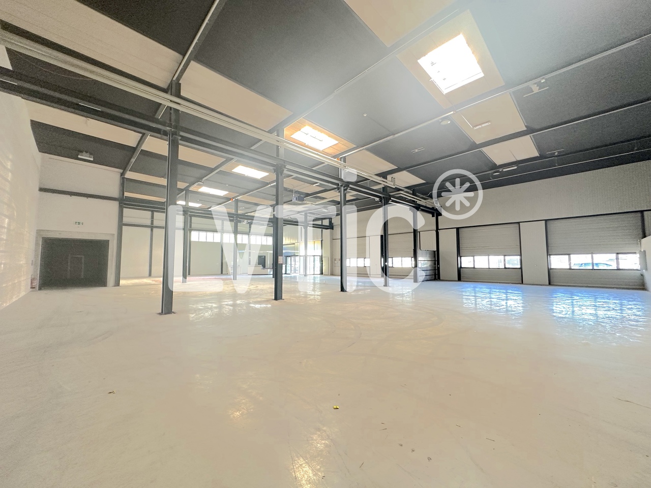 1010m² storage room, photo 1 of 6