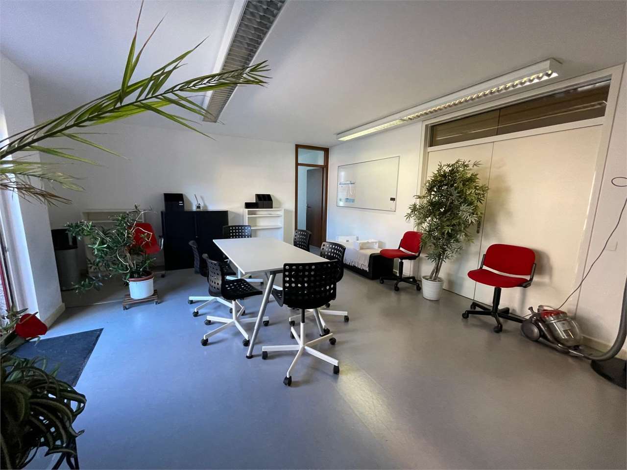Office, photo 2 of 7