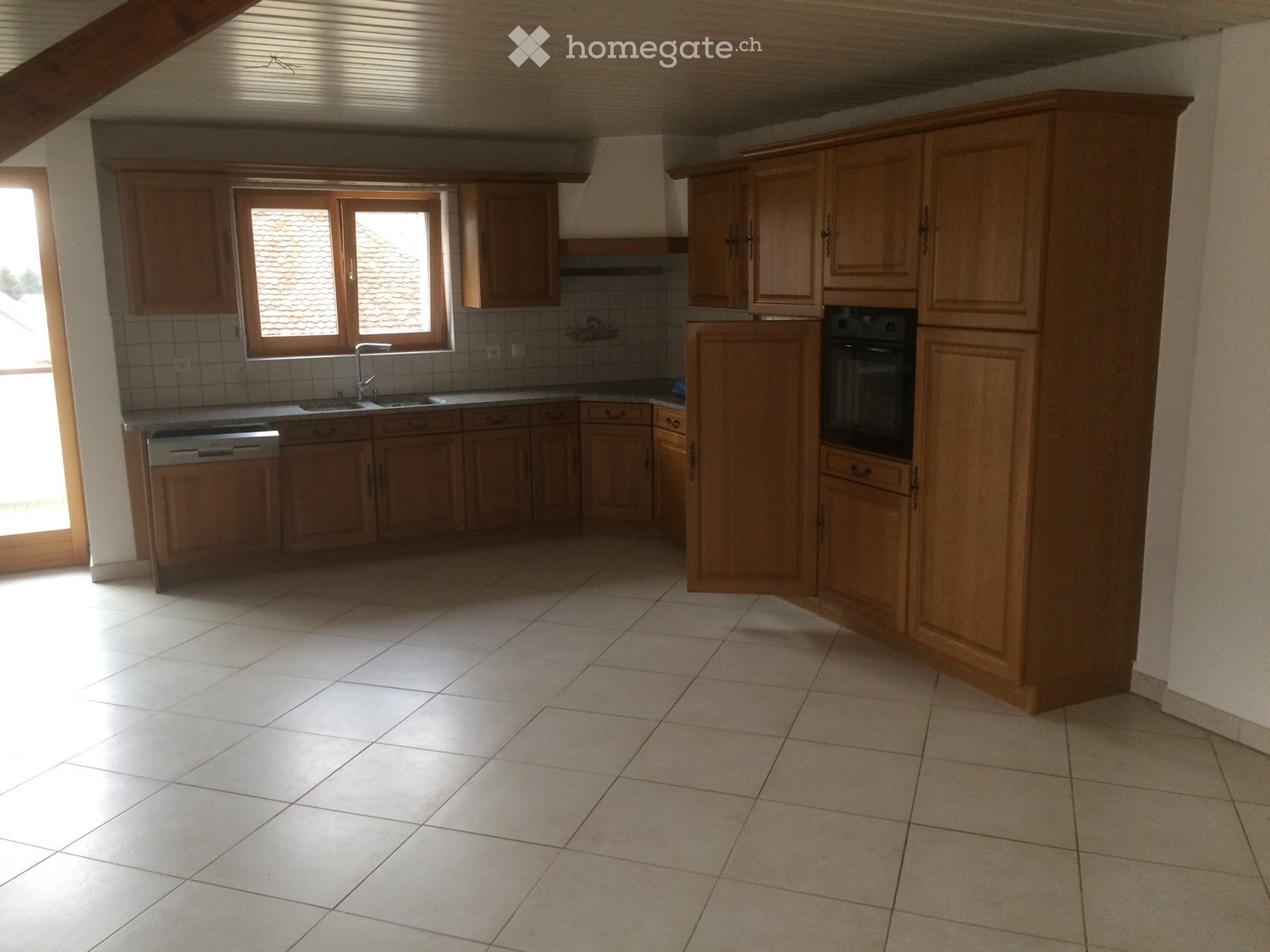 5 rooms apartment